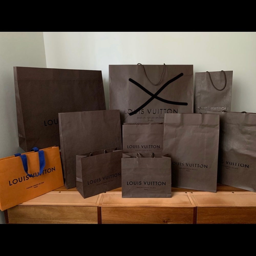 💯 Authentic Louis Vuitton Paper Shopping Bags
